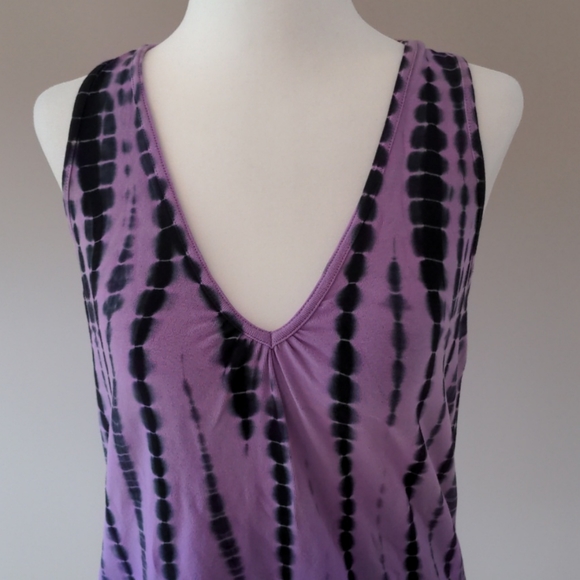 ✨3/$40 - Racerback Workout Tank - Picture 3 of 4